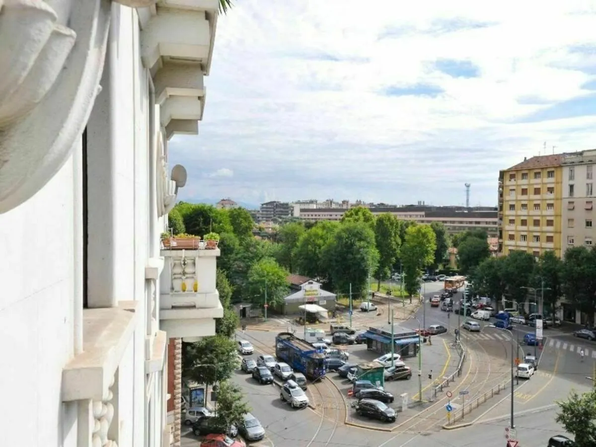 Garigliano By Halldis Milan Apartment