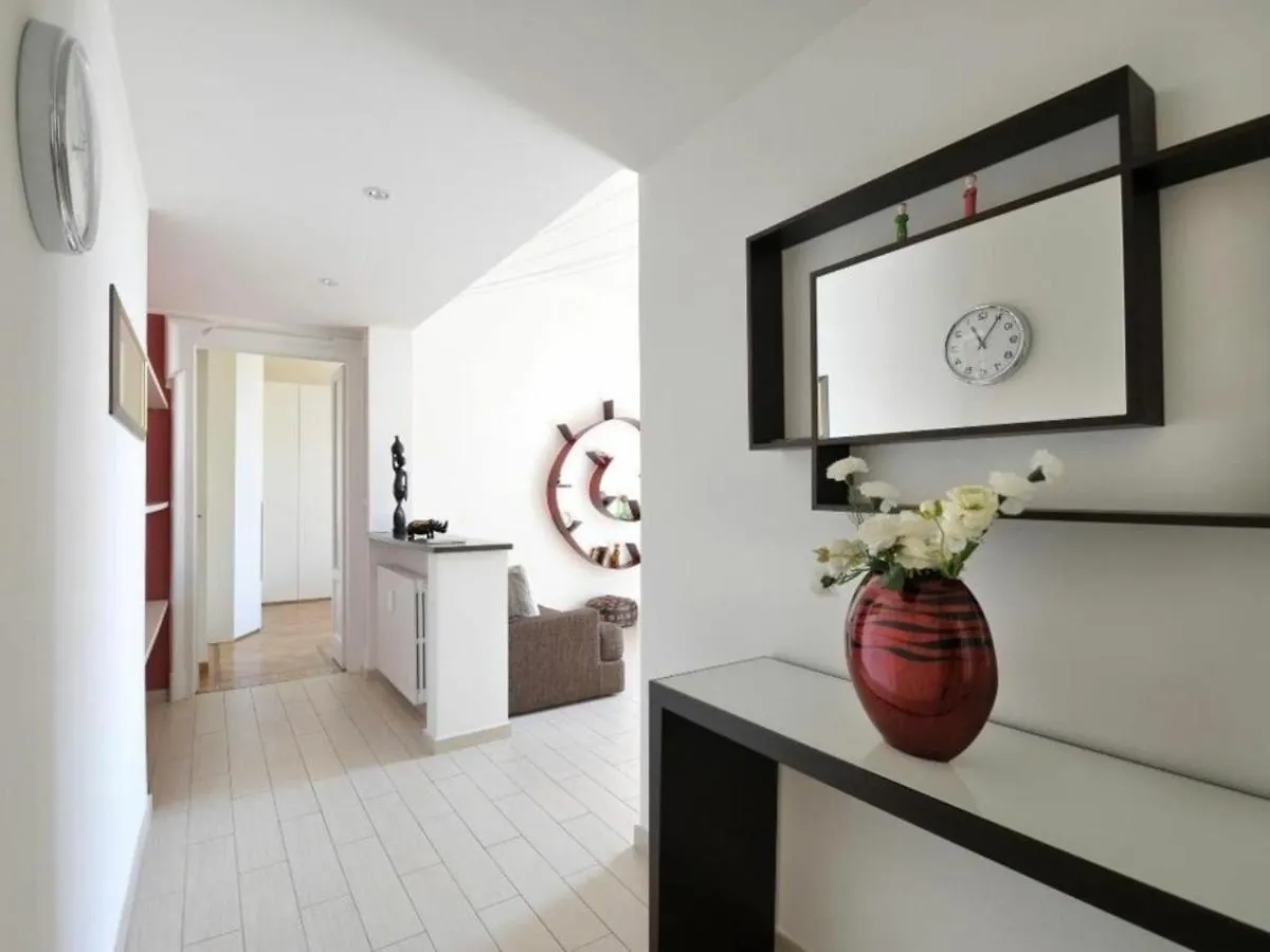 Apartment Garigliano By Halldis Milan